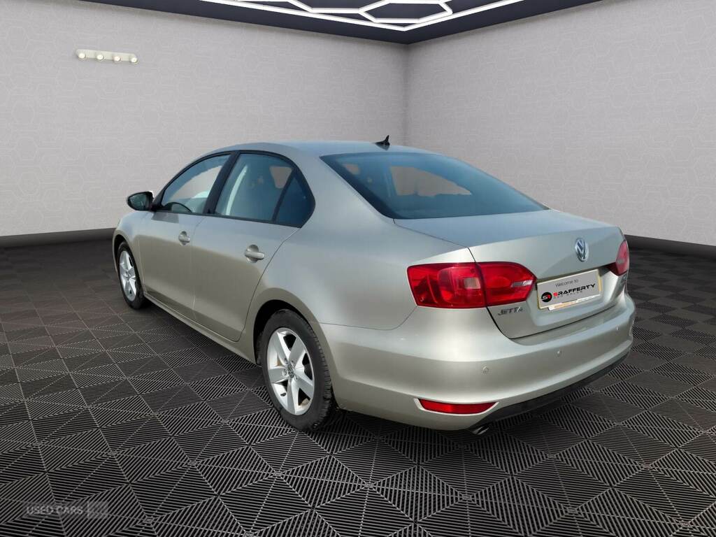 Volkswagen Jetta 1.6 Tdi Cr Bluemotion Tech Se Silver #3