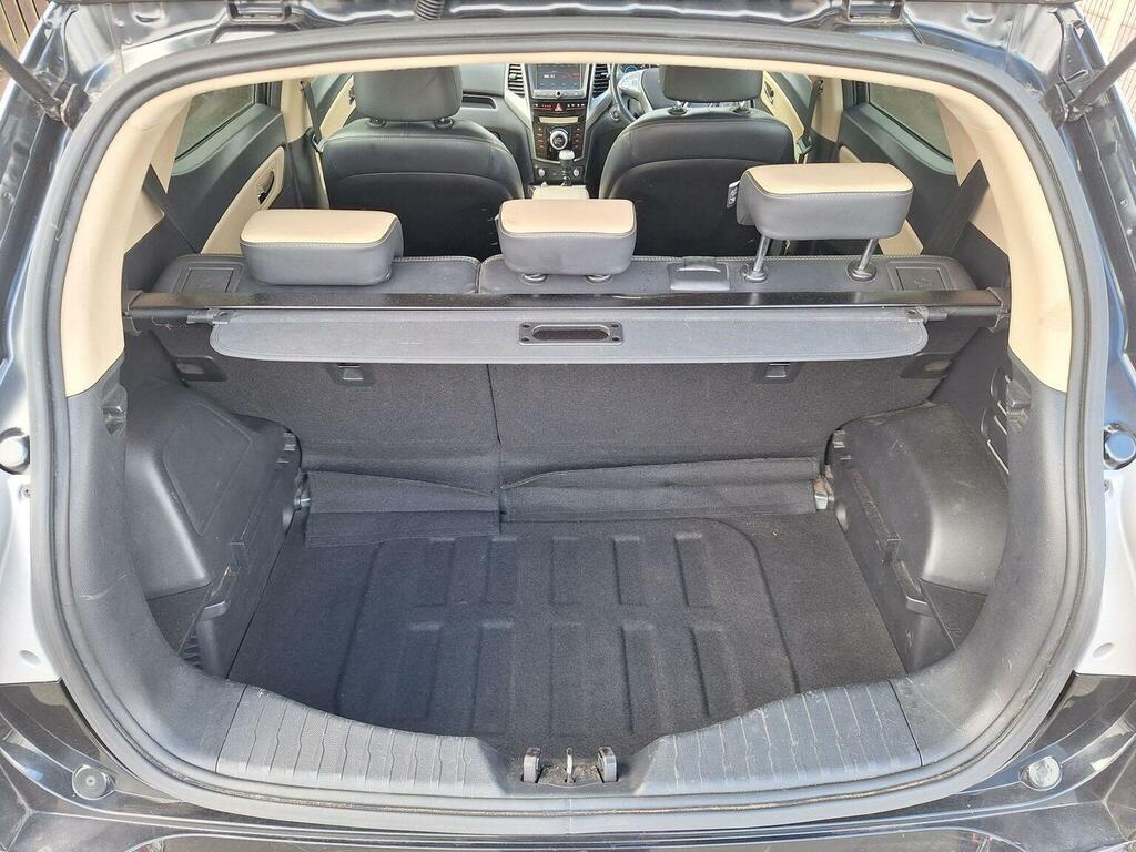 SsangYong Tivoli E-xgi Elx White #19