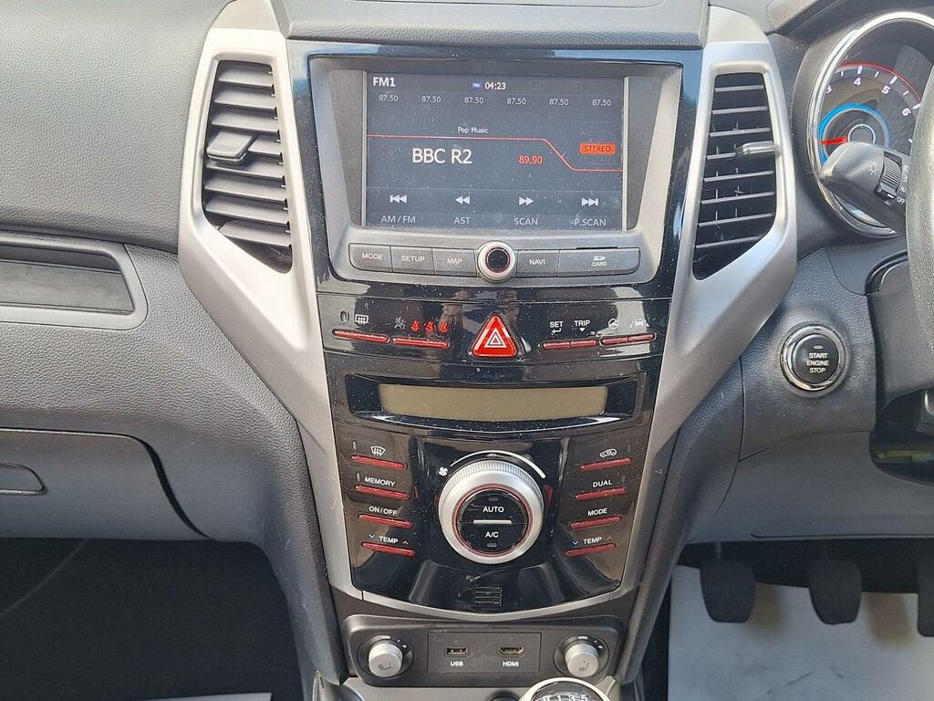 SsangYong Tivoli E-xgi Elx White #16