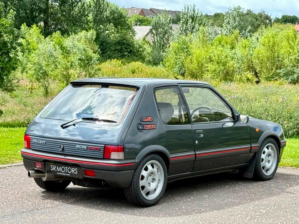 Peugeot 205 Hatchback White #13