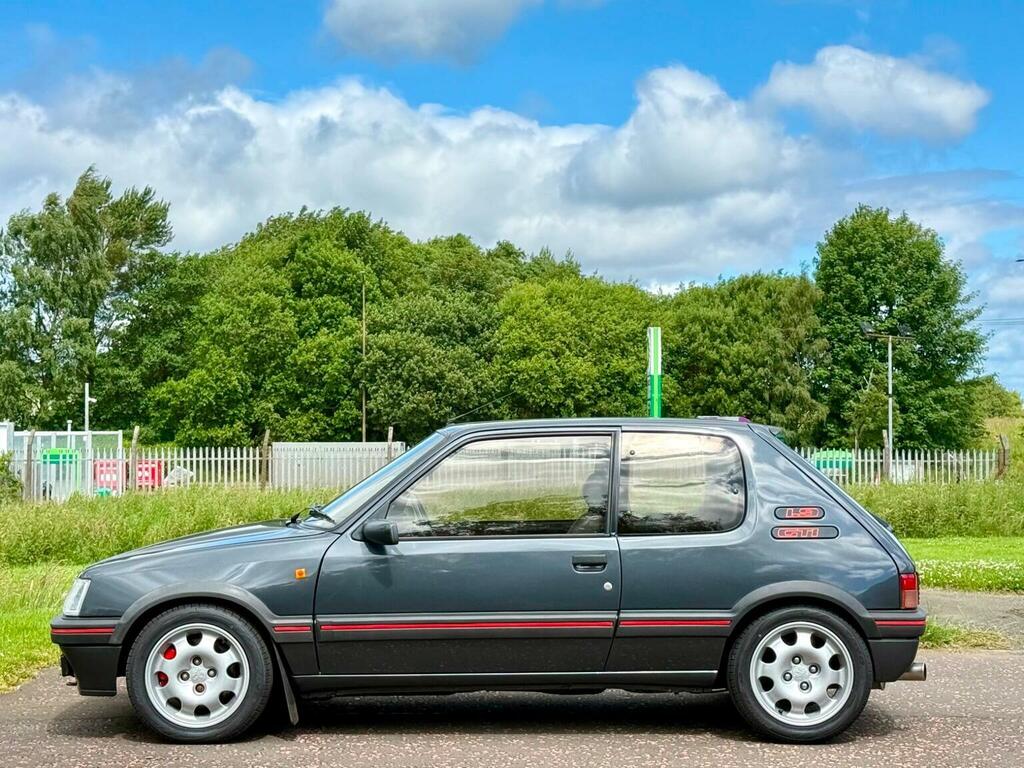 Peugeot 205 Hatchback White #7