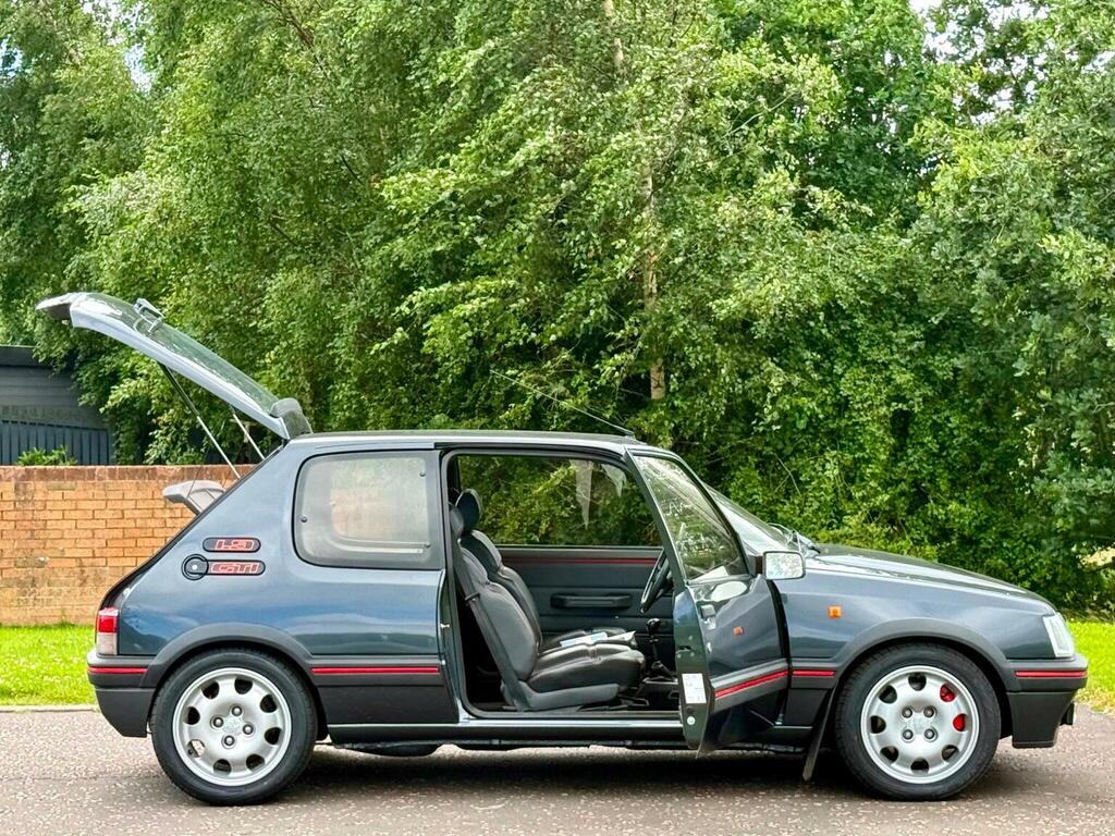 Peugeot 205 Hatchback White #11