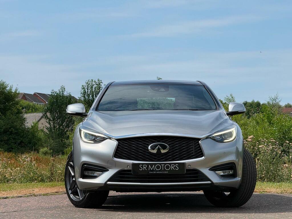 Infiniti Q30 Hatchback 2.2D Premium Tech Intouch Dct Euro 6 S Silver #4