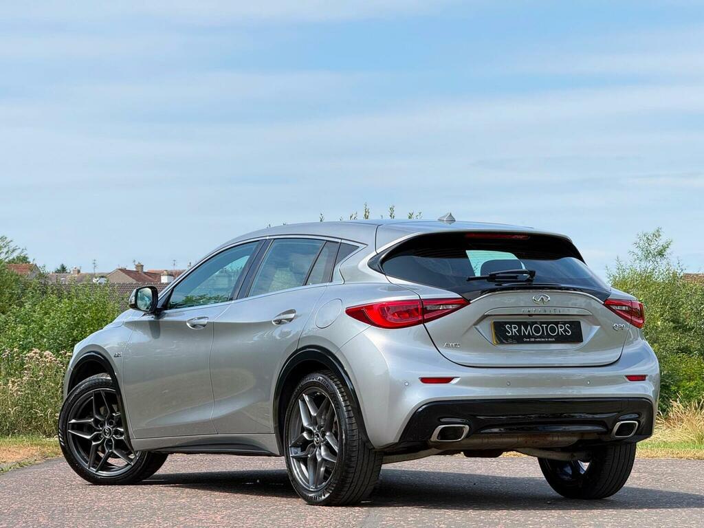 Infiniti Q30 Hatchback 2.2D Premium Tech Intouch Dct Euro 6 S Silver #2