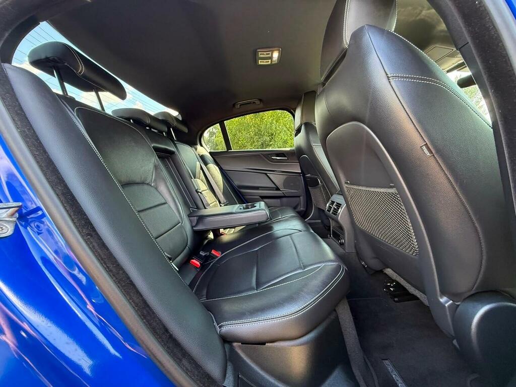 Jaguar XE 2.0 D180 R-dynamic Vq Black #17