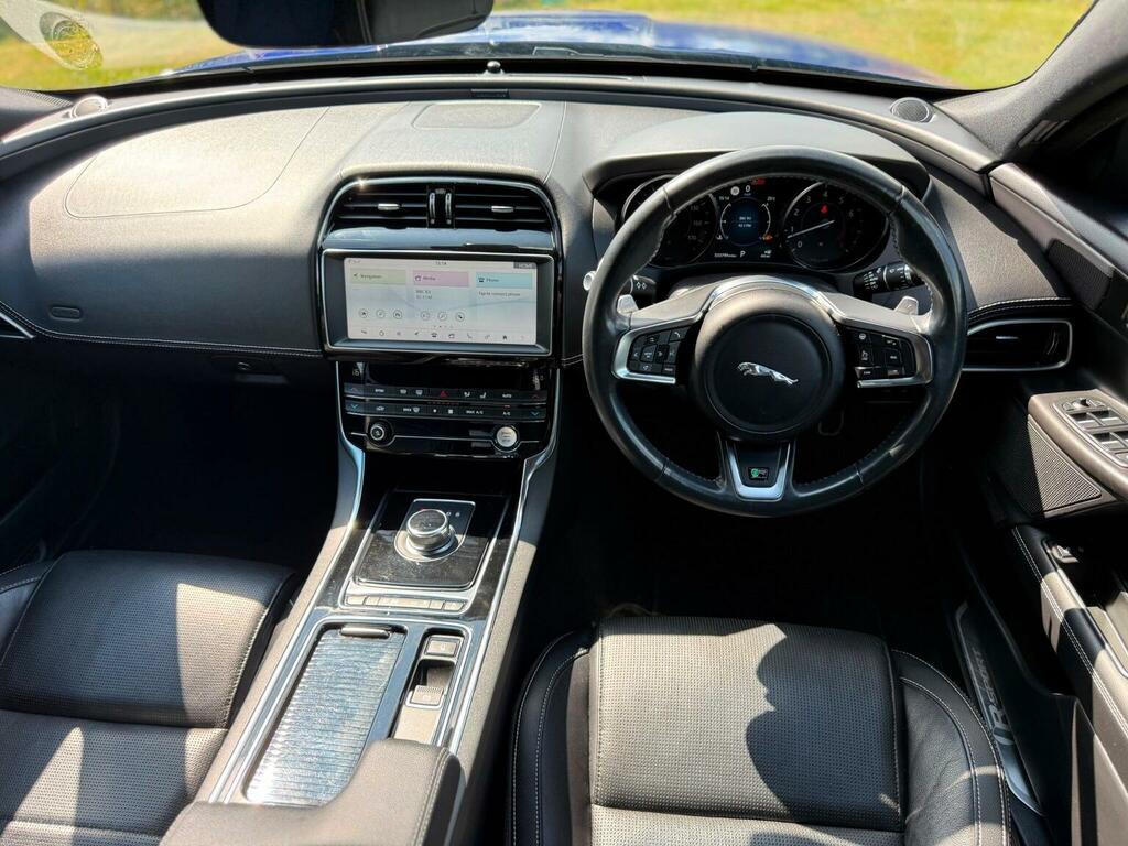 Jaguar XE 2.0 D180 R-dynamic Vq Black #12
