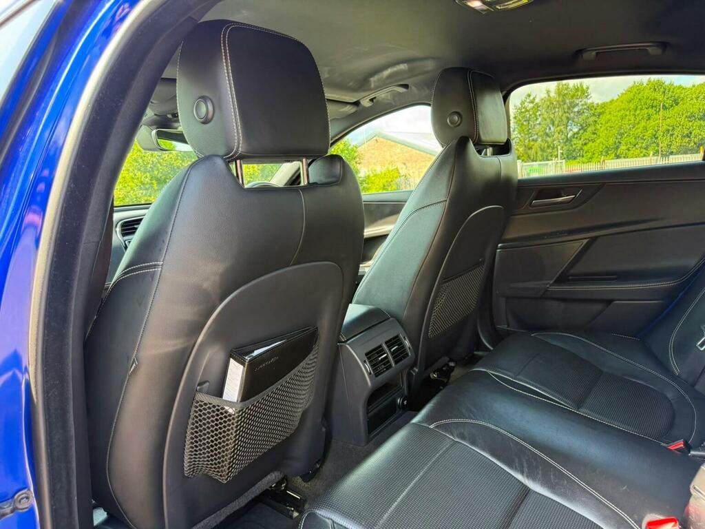 Jaguar XE 2.0 D180 R-dynamic Vq Black #18