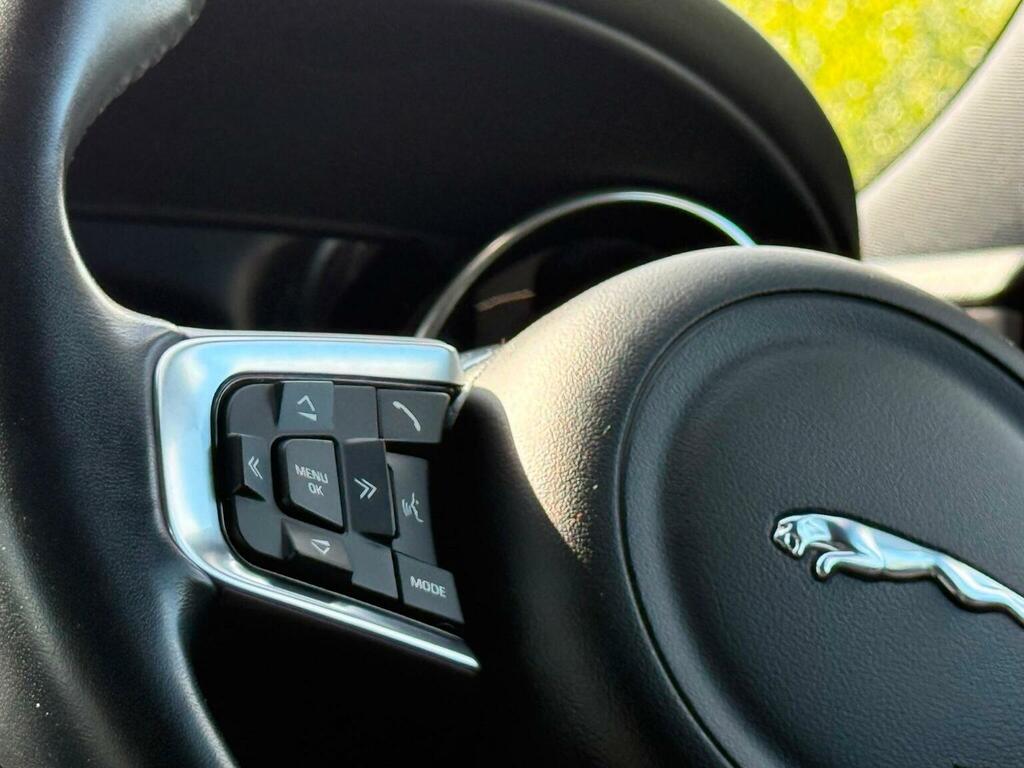 Jaguar XE 2.0 D180 R-dynamic Vq Black #41
