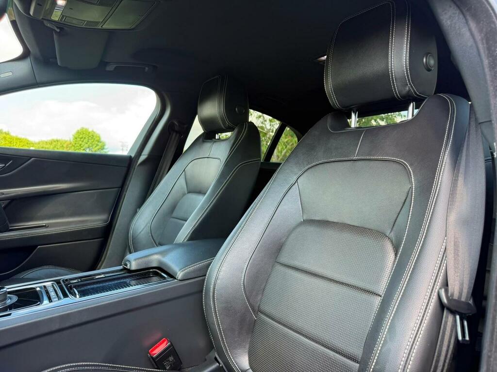 Jaguar XE 2.0 D180 R-dynamic Vq Black #45