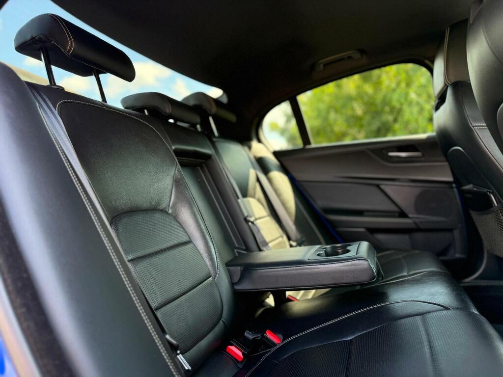 Jaguar XE 2.0 D180 R-dynamic Vq Black #20