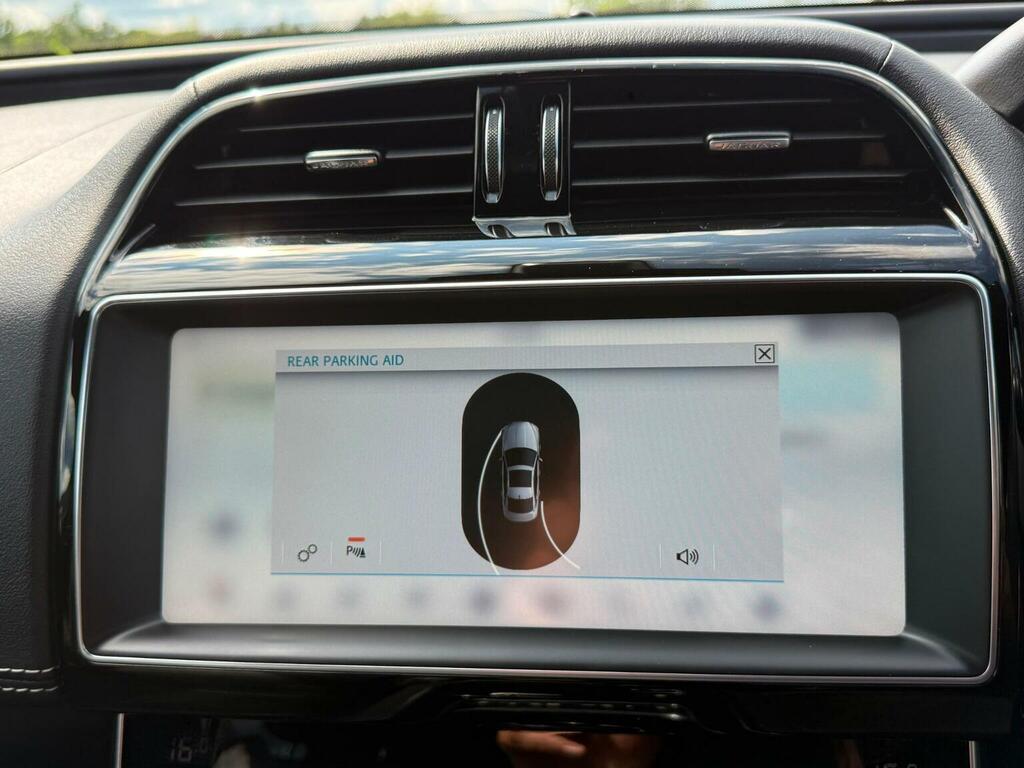 Jaguar XE 2.0 D180 R-dynamic Vq Black #32