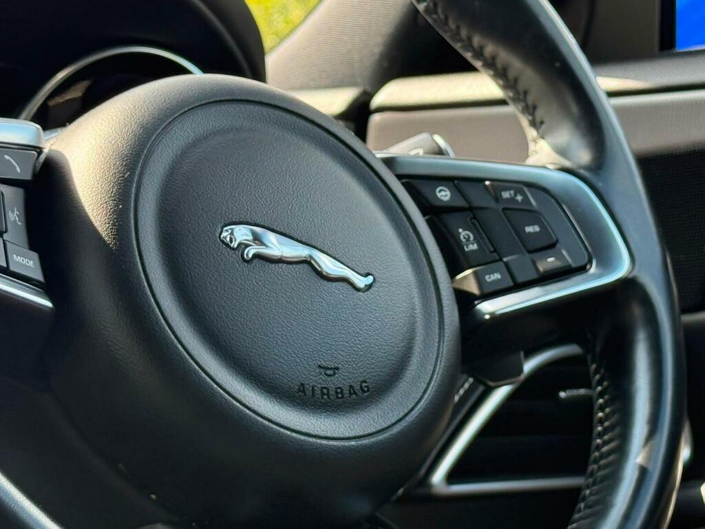 Jaguar XE 2.0 D180 R-dynamic Vq Black #42