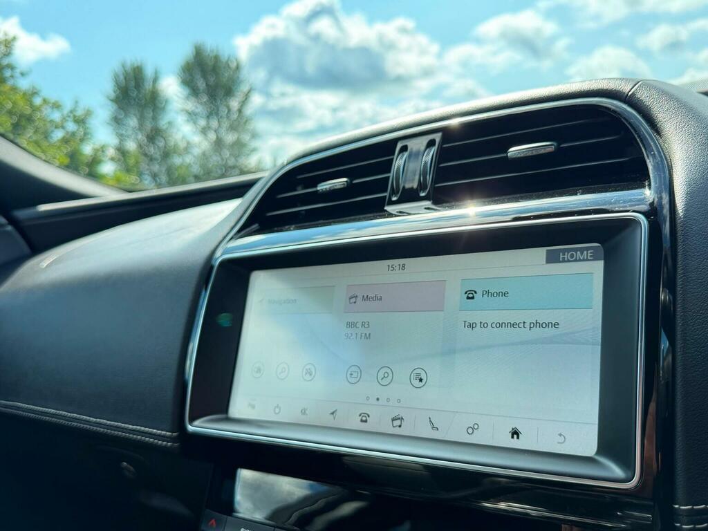 Jaguar XE 2.0 D180 R-dynamic Vq Black #33