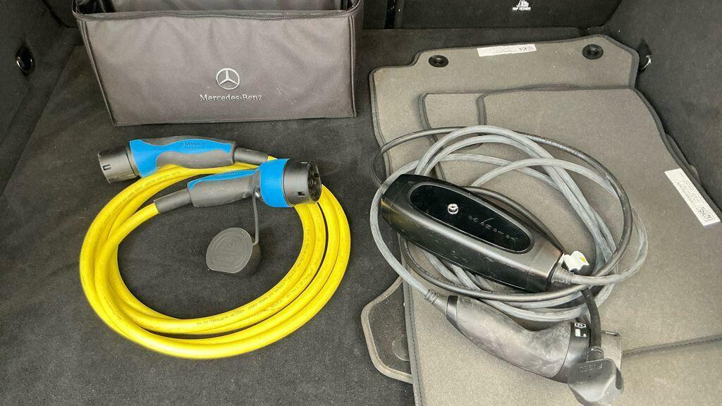 Mercedes-Benz EQC Eqc 400 80Kwh Amg Line Premium Suv Blue #14
