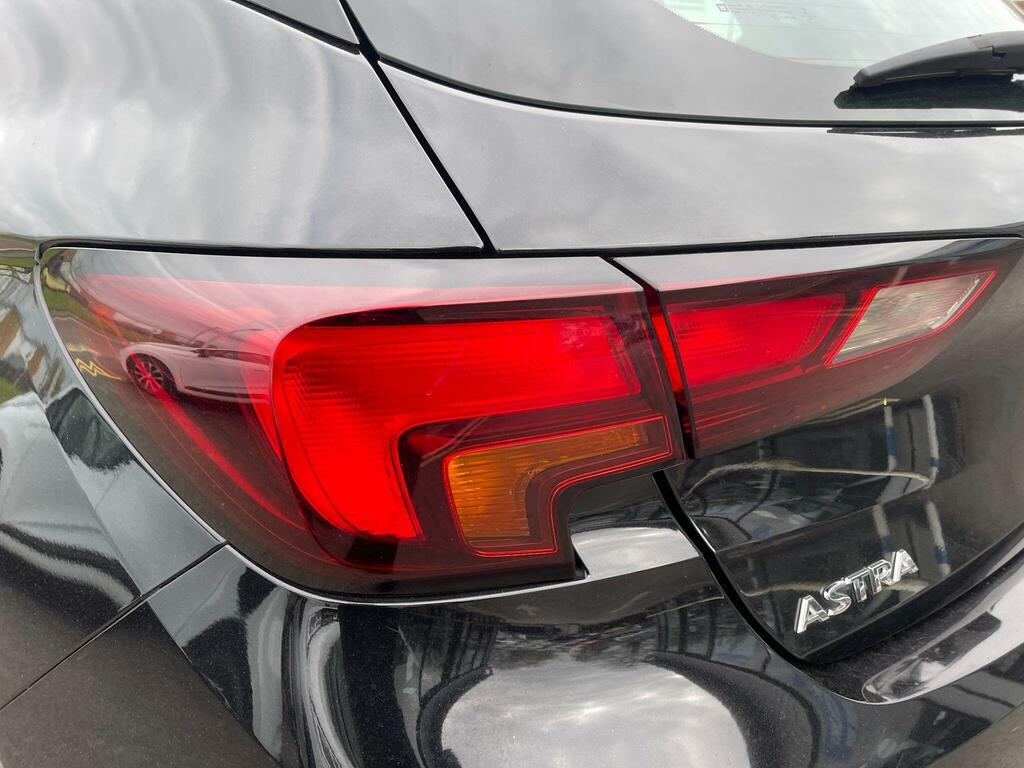 Vauxhall Astra 1.6T 16V 200 Elite Nav Hatchback Red #60