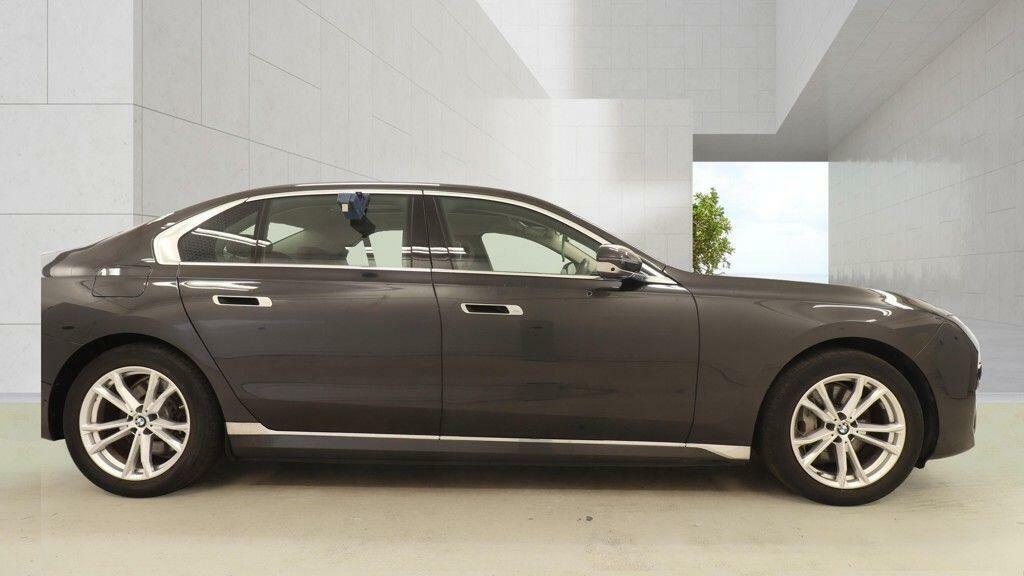 BMW i7 50 105.7Kwh Excellence Edrive EF24GXO #5