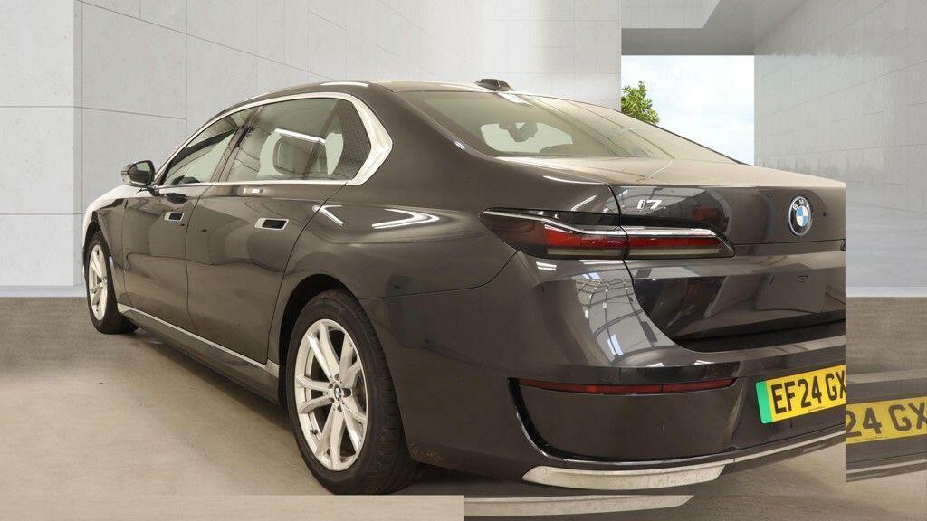 BMW i7 50 105.7Kwh Excellence Edrive EF24GXO #3