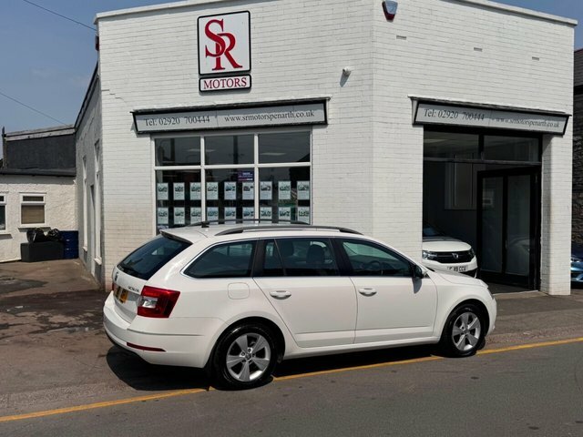 Skoda Octavia Tsi Act Se Technology White #6