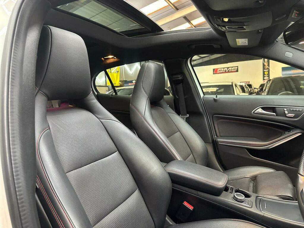 Mercedes-Benz GLA Class 2.1 Gla220d Amg Line Premium Plus 7G-dct 4Matic White #3