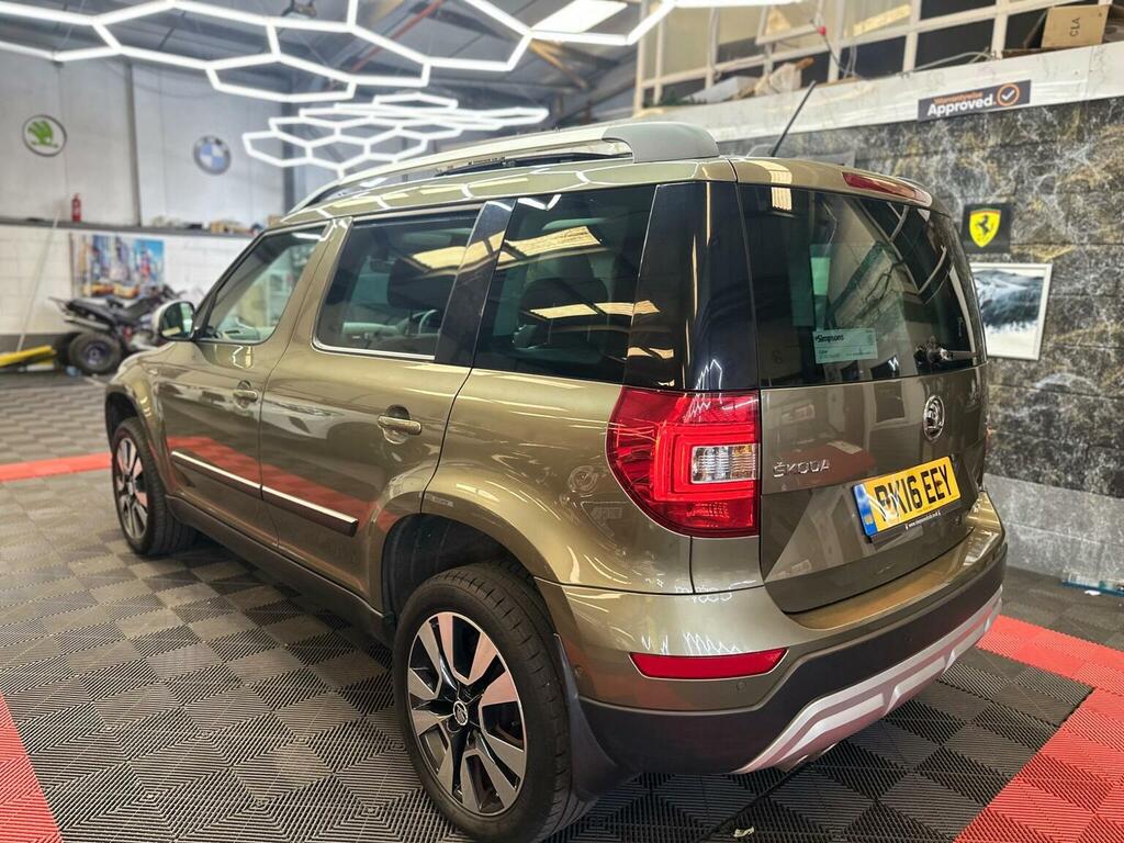 Skoda Yeti Suv Black #32
