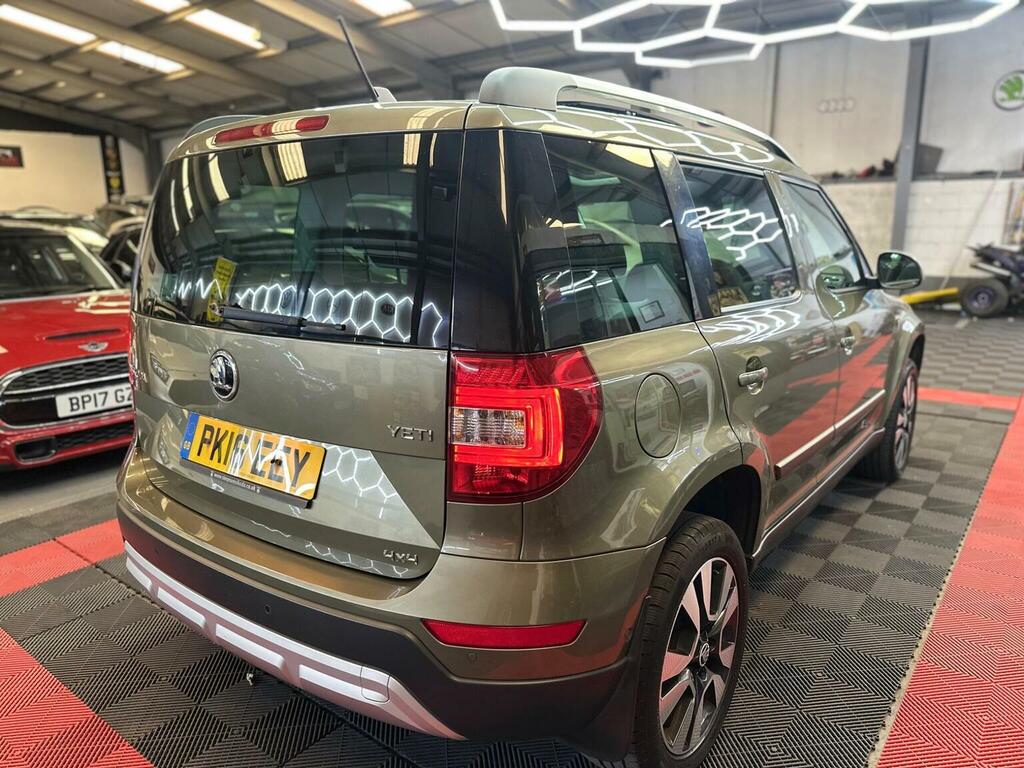 Skoda Yeti Suv Black #38