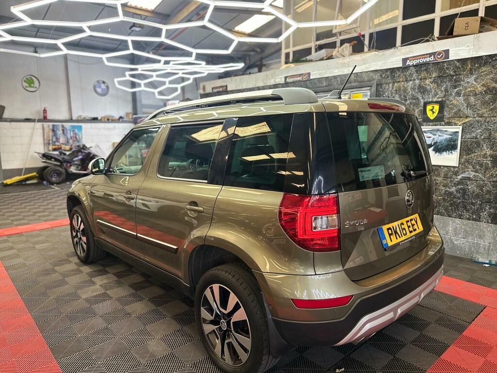 Skoda Yeti 2.0 Tdi Laurin Klement Outdoor Dsg 4Wd Euro 6 S Green #2