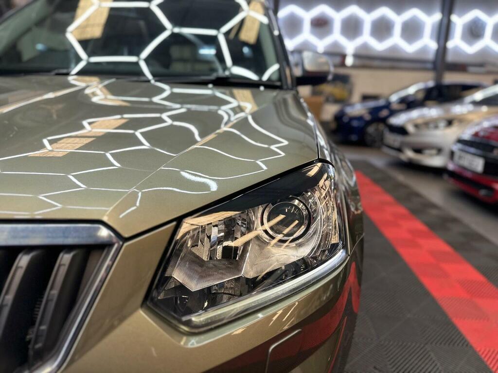 Skoda Yeti Suv Black #70