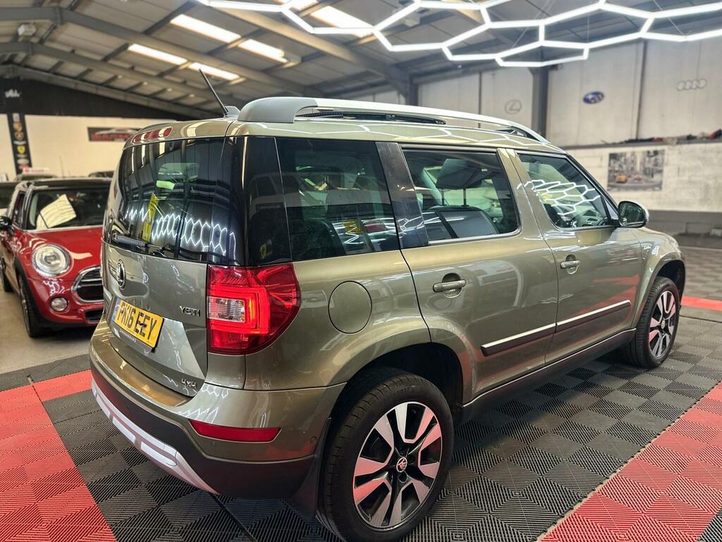 Skoda Yeti Suv Black #37