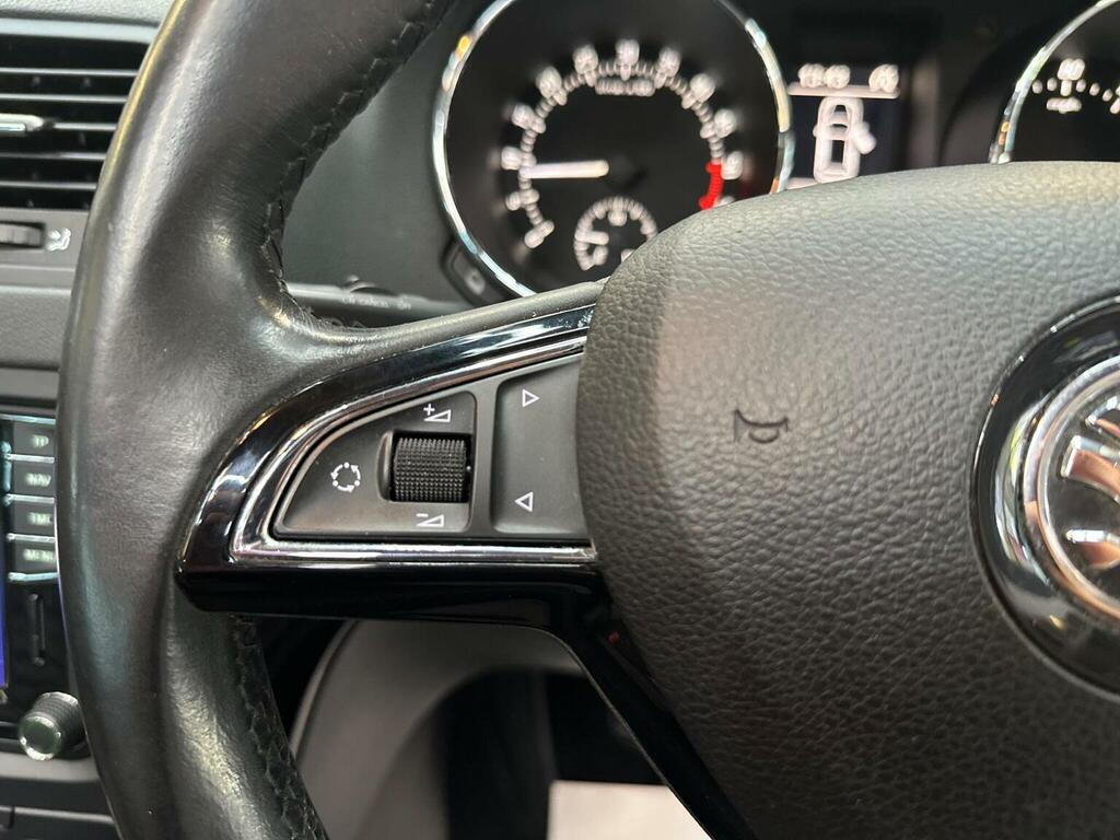 Skoda Yeti Suv Black #54
