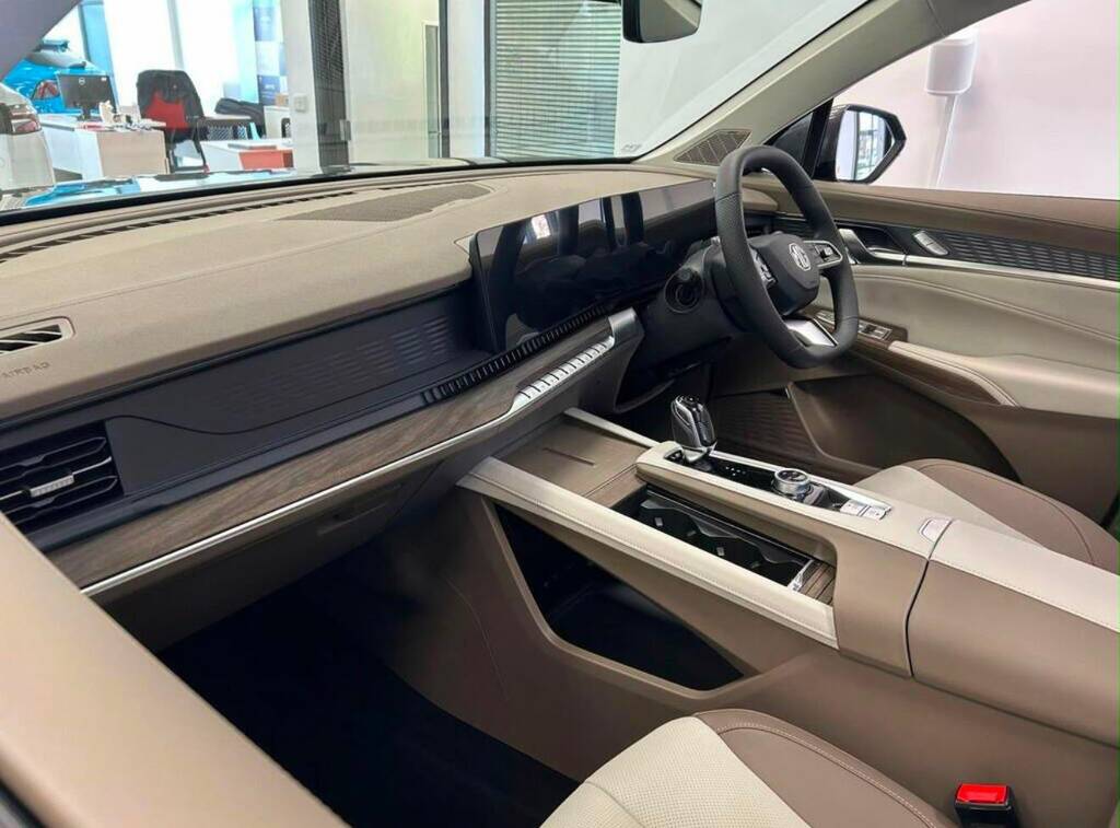 MG HS 1.5 T-gdi Phev Premium BD26AVN Silver #3