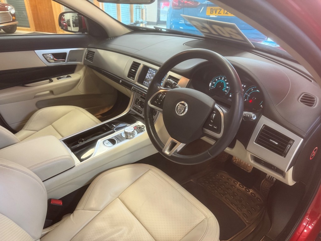 Jaguar XF Xf Premium Luxury Sportbrake D Grey #7