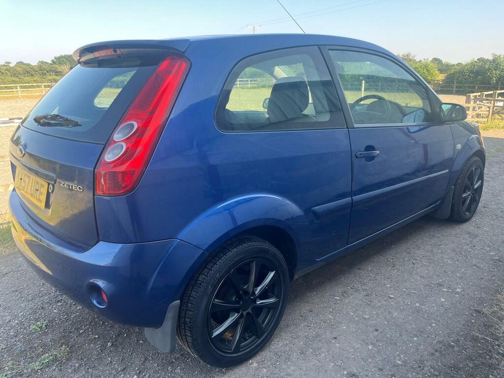 Ford Fiesta Hatchback Purple #6