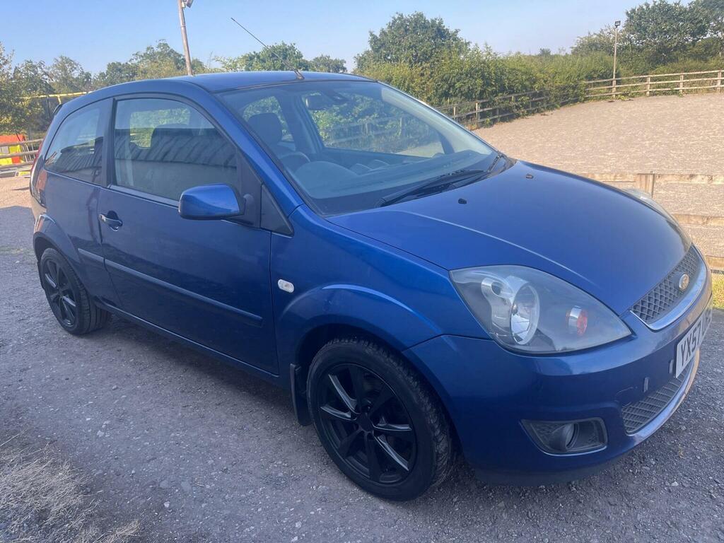 Ford Fiesta Hatchback Purple #1