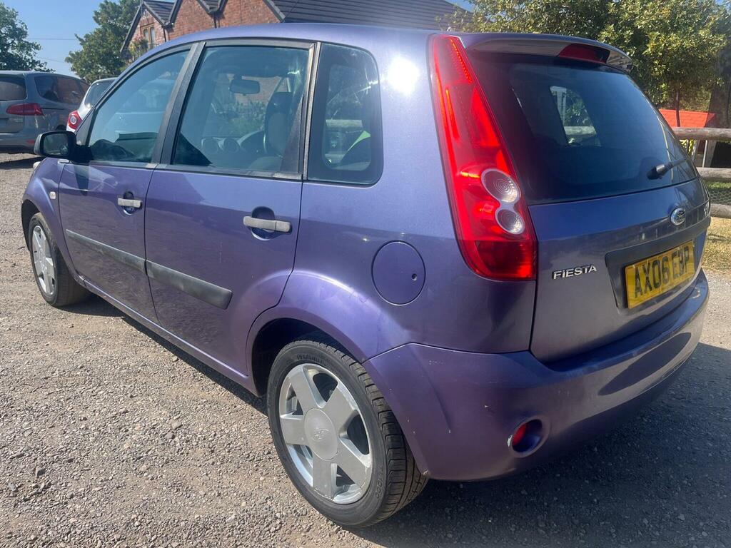 Ford Fiesta Hatchback Silver #3