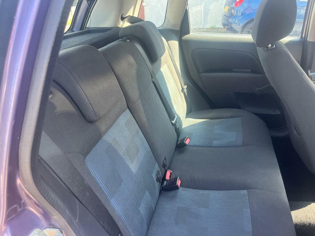 Ford Fiesta Hatchback Silver #8