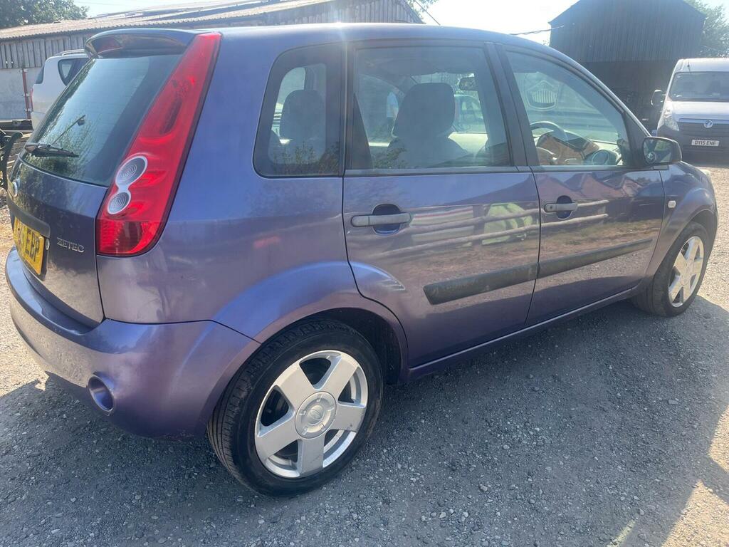 Ford Fiesta Hatchback Silver #6