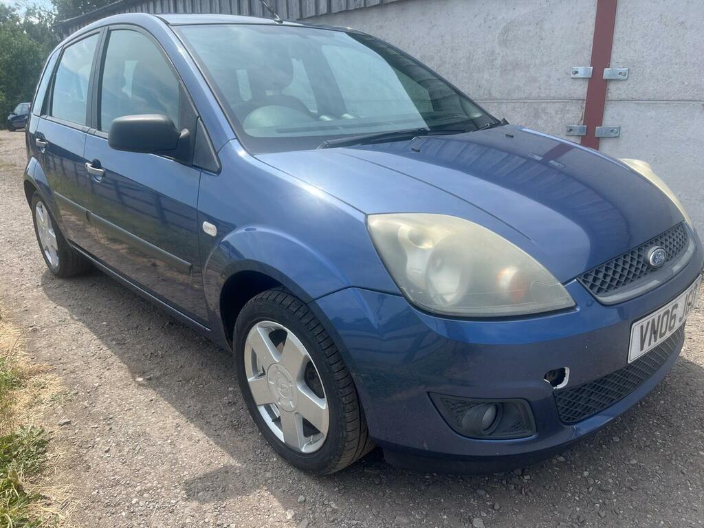 Ford Fiesta Silver #5