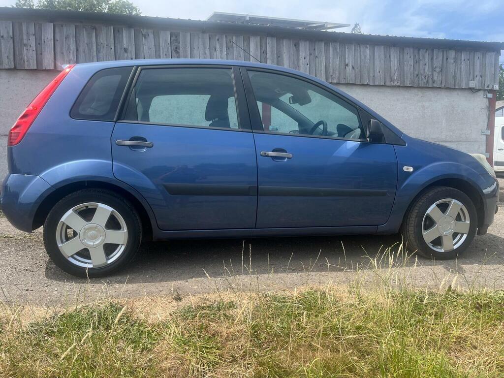 Ford Fiesta Silver #4