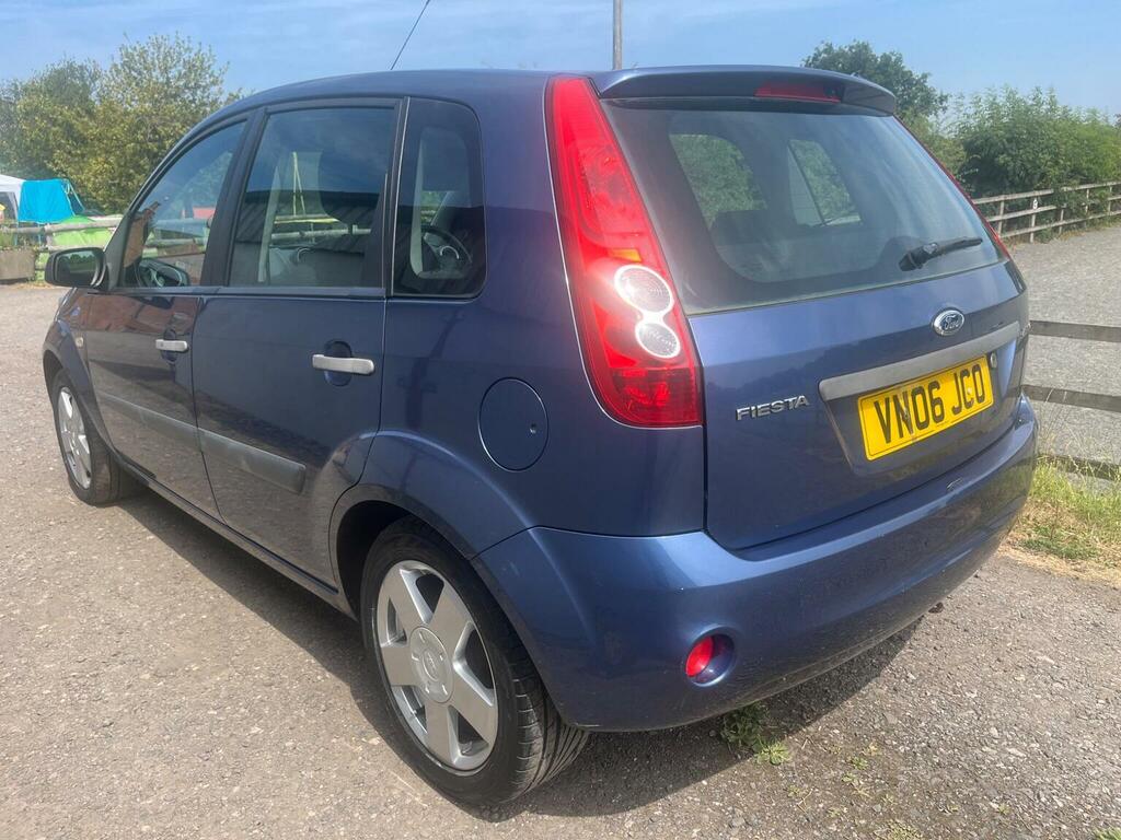 Ford Fiesta Silver #3