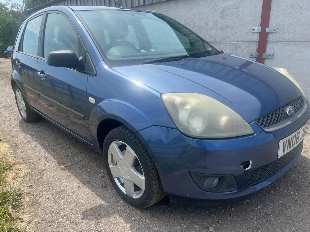 Ford Fiesta Silver #1