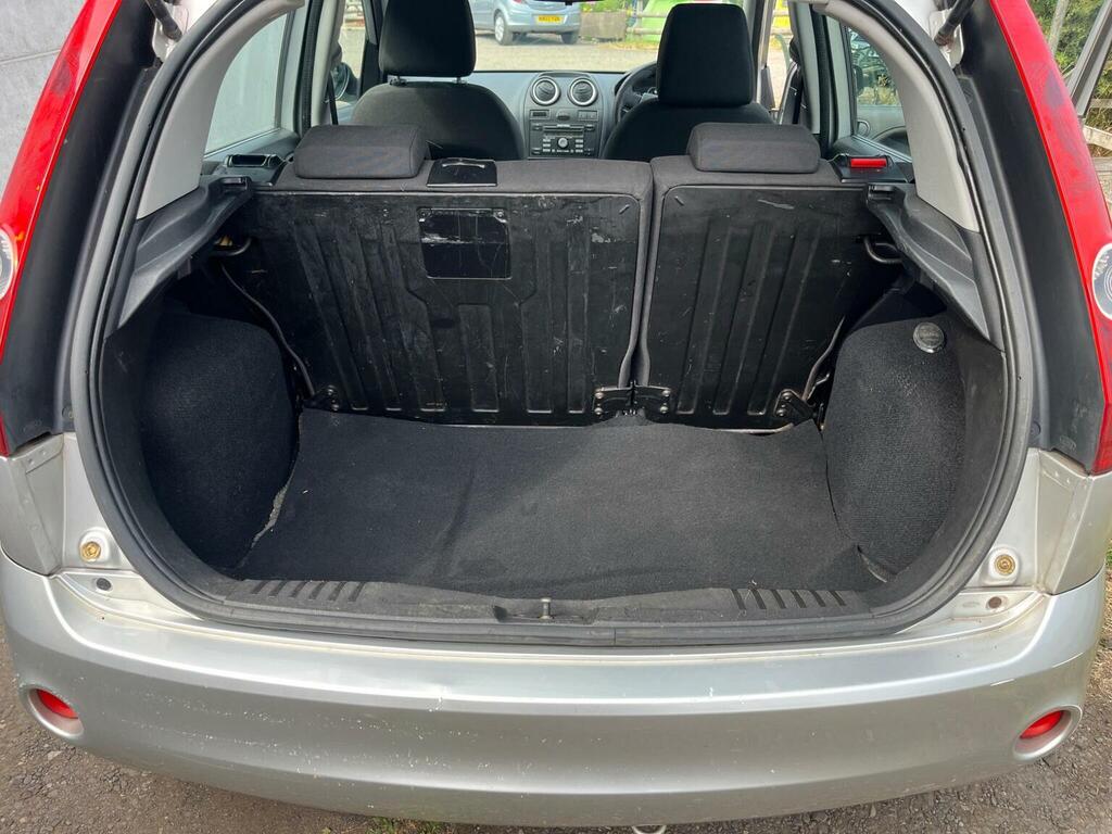 Ford Fiesta Zetec Climate 16V Silver #10