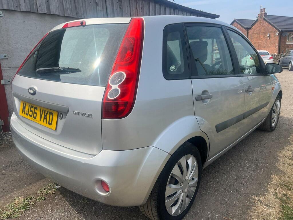 Ford Fiesta Zetec Climate 16V Silver #6