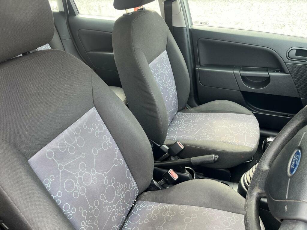Ford Fiesta Zetec Climate 16V Silver #8