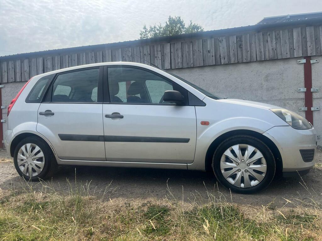 Ford Fiesta Zetec Climate 16V Silver #4