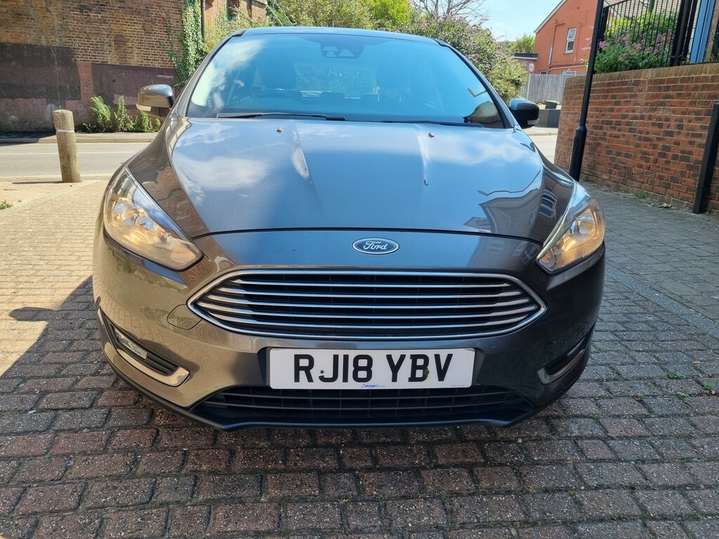 Ford Focus Hatchback 1.0 T Ecoboost Titanium 2018 RJ18YBV Grey #2