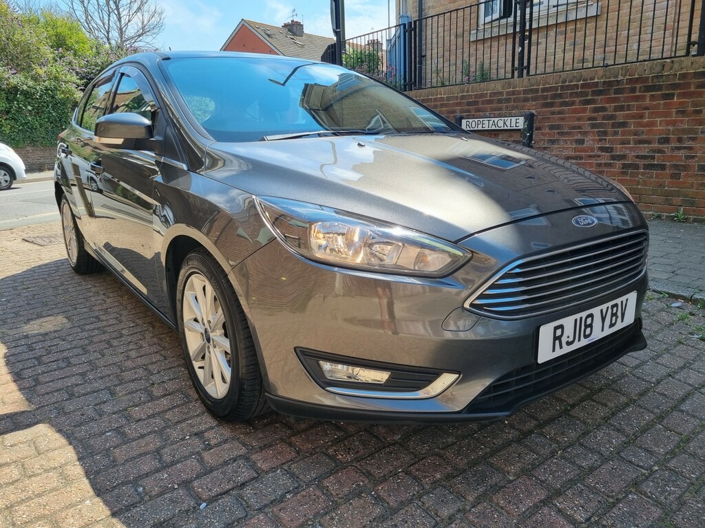 Ford Focus Hatchback 1.0 T Ecoboost Titanium 2018 RJ18YBV Grey