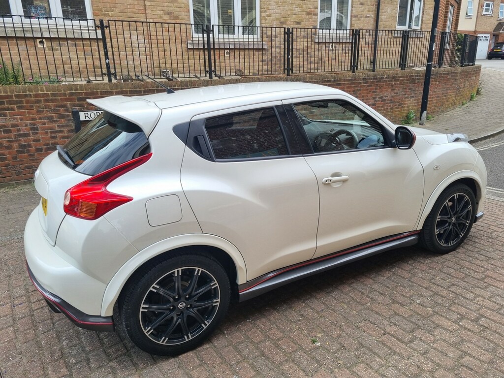 Nissan Juke Suv 1.6 Dig-t Nismo 2013 PJ62LFY White #6