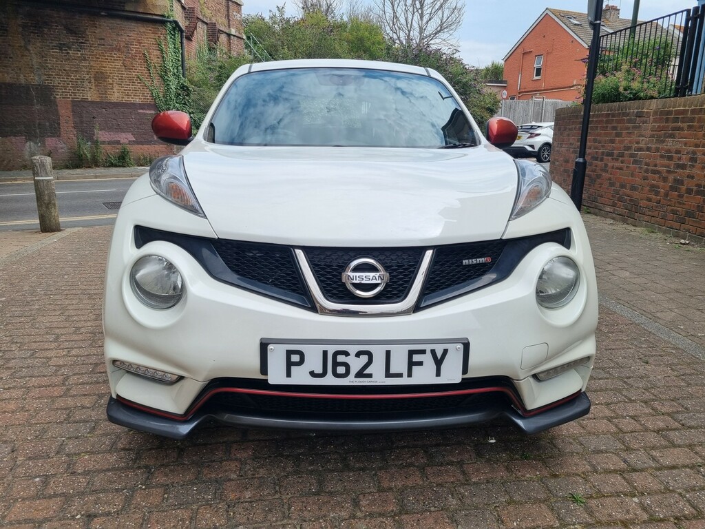 Nissan Juke Suv 1.6 Dig-t Nismo 2013 PJ62LFY White #2