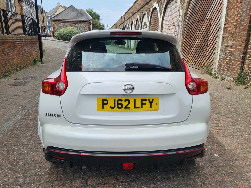 Nissan Juke Suv 1.6 Dig-t Nismo 2013 PJ62LFY White #5