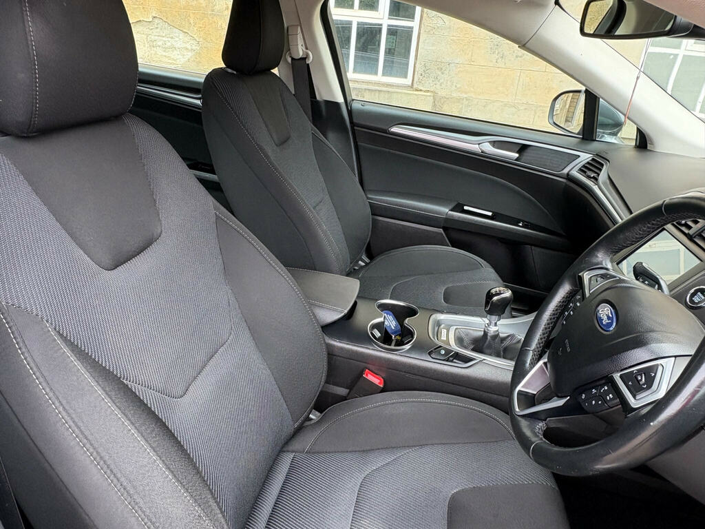 Ford Mondeo #33